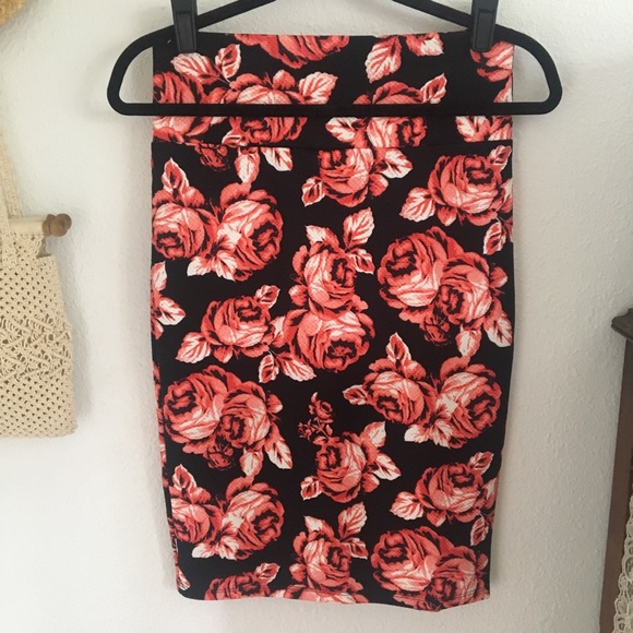 SOLD//////LLR / Cassie Pencil Skirt - Picture 2 of 6